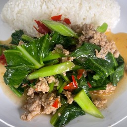 ข้าวคะน้าหมูสับ