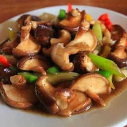 เห็ดหอมผัดน้ำมันหอย