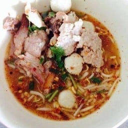 เตี่ยวต้มยำหมู