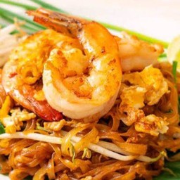 ผัดไทกุ้งสด