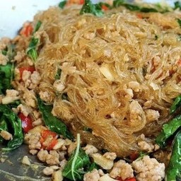 กะเพราหมูสับวุ้นเส้น ( อย่างเดียวไม่มีข้าว )