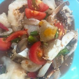ยำแซ่บนัวส์ (ตลาดกระเทียม 1)