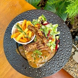 สเต็กหมูพอร์คช็อปพริกไทยเปปเปอร์เกรวี่ซอส