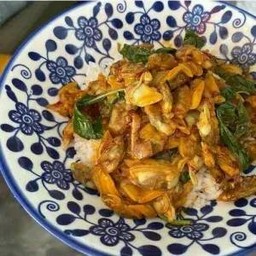 ข้าวราดเนื้อหอยลายผัดพริกเผา