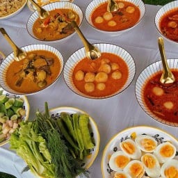 ขนมจีน&ชาบู by ชั่งมันส์