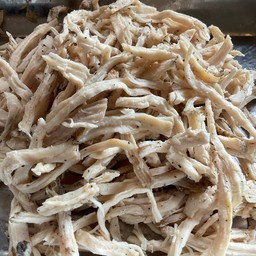 อกไก่ฉีก 50 กรัม