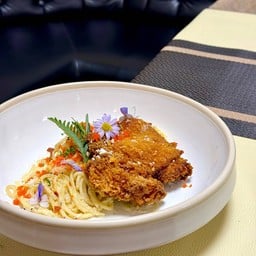 สปาเก็ตตี้ครีมซอสไก่กรอบไข่กุ้ง