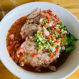 เตี๋ยวต้มยำหมูเด้ง