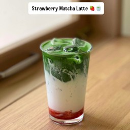 สตอเบอรี่มัทฉะลาเต้