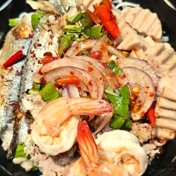 ยำขนมจีนรวมมิตร ปลาทู/ กุ้ง/ หมูยอ