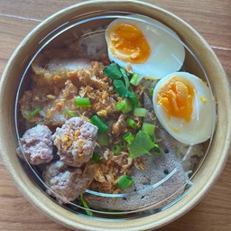 ข้าวต้มแห้ง ใส่ไข่ต้ม