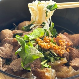 ก๋วยเตี๋ยว (เนื้อ)