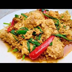 ไก่ผัดผงกระหรี่ราดข้าว