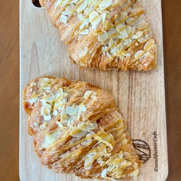 ครัวซองต์อัลมอนด์