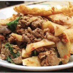 ผัดเผ็ดหน่อไม้ดองหมูราดข้าว