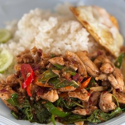 ผัดพริกแกง (ผัดเผ็ด)