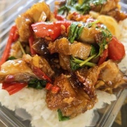 กินกับก้อง อาหารตามสั่ง กินกับก้อง สาขาหนองปรือ ชลบุรี