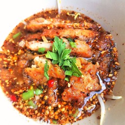 ก๋วยเตี๋ยวต้มยำ-หมูทอด