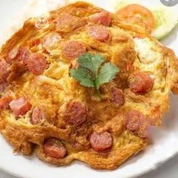 ข้าวราดไข่เจียวไส้กรอก