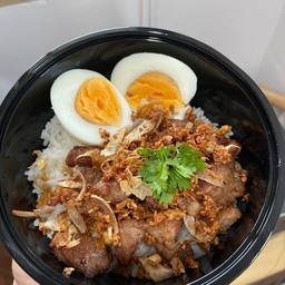 หมูทอดกระเทียมราดข้าว