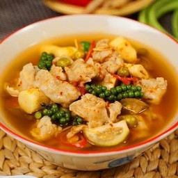 แกงป่าปลา (ใช้เนื้อปลาแร่)Jungle Curry with Fish