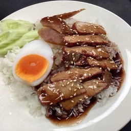 ข้าวหมูแดง Roasted pork with rice