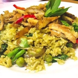 ข้าวผัดเขียวหวานปลาสลิด