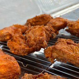 ไก่ทอดหาดใหญ่ โกเฮ้ง เต็นท์แดง สาขา ม. กรุงเทพธนบุรี สาขา ม. กรุงเทพธนบุรี