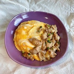 ข้าวไข่ข้นไก่กระเทียม