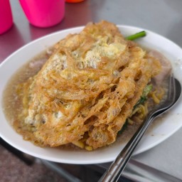 ราดหน้ายอดผัก นายเคี้ยง เอ็มไพร์ วัดราชบพิธ