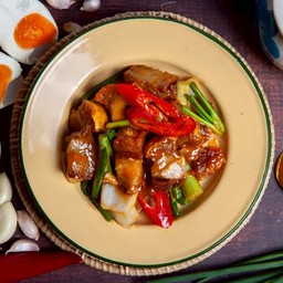 หมูกรอบผัดไข่เค็ม (กับข้าว)