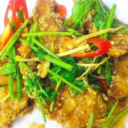 ปลาช่อนผัดคื่นช่าย