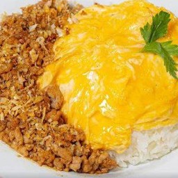 ข้าวไข่ข้นกระเทียมหมูสับ