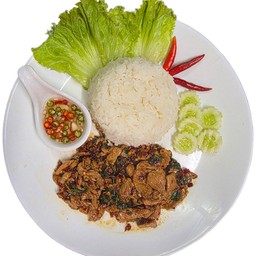 กระเพราเนื้อชิ้น