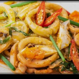 เมนูข้าวผัดปลาหมึกไข่เค็ม