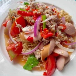 ยำแซ่บซี๊ดByกะเพราพริกแห้ง