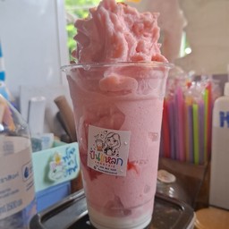 สตอรว์เบอร์รี่นมสดสมูทตี้