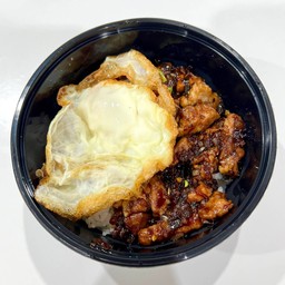 ผัดพริกเผาราดข้าว (ไม่รวมไข่)