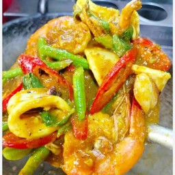 ข้าวเครื่องแกงรวมมิตร
