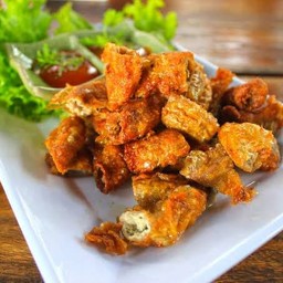 ไส้อ่อนทอดกระเทียม