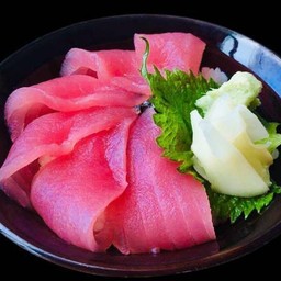 ข้าวหน้าทูน่า