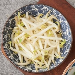 ถั่วงอกลวก