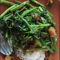 เมนูข้าวผัดผักบุ้งราดข้าว