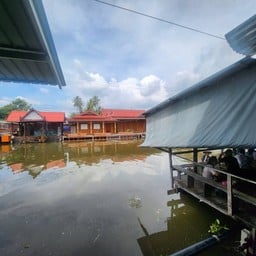 ตลาดน้ำหลักห้า
