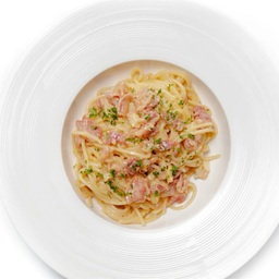 สปาเก็ตตี้คาร์ดบนาร่าใส่เบคอน