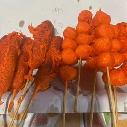 ลูกชิ้นชุปแป้งทอด 1 ชุด 6 ไม้