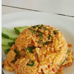 ข้าวผัดต้มยำไก่