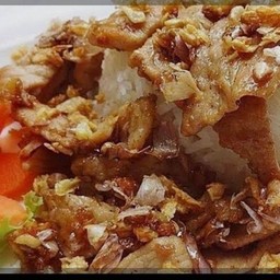 ข้าวหมูทอดกระเทียม