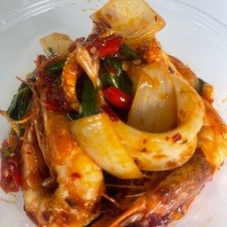 ข้าว ผัดพริกเผากุ้ง+ปลาหมึก