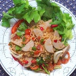 ยำมาม่าหมูยอ